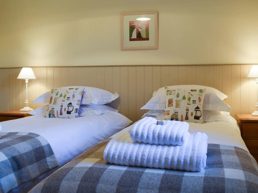 Pretty twin bedroom | The Barracks @ East Neuk Orchards - Self Catering @ East Neuk Orchards, Pittenweem, near Anstruther