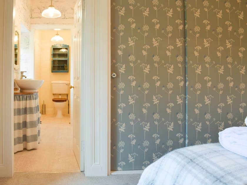En-suite washroom | The Barracks @ East Neuk Orchards - Self Catering @ East Neuk Orchards, Pittenweem, near Anstruther