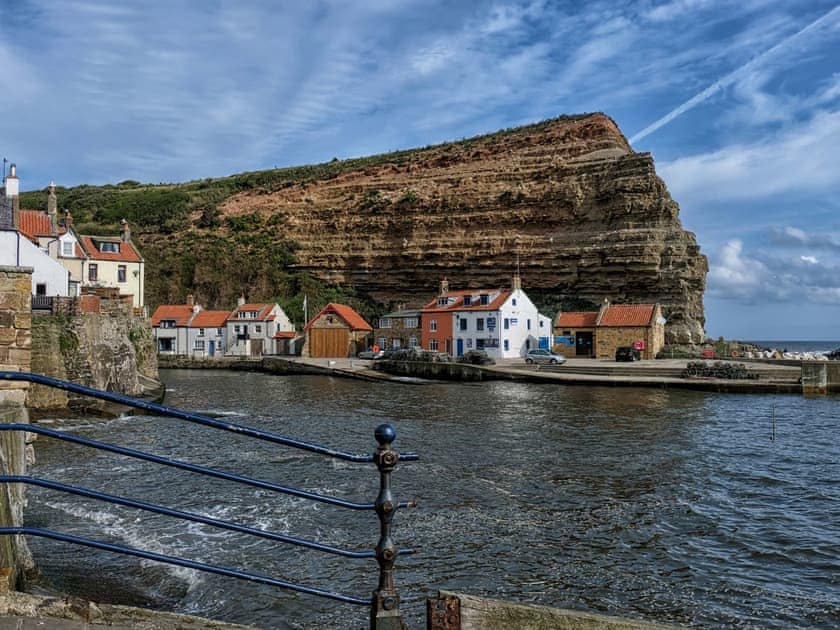 The fishing village of Staithes, North Yorkshire | Rockpool Cottage, Staithes near Whitby