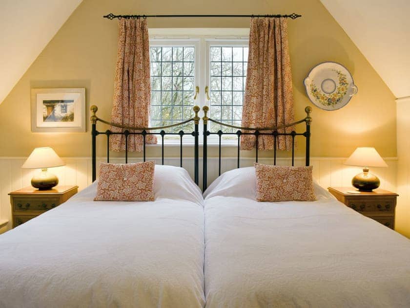 Charming bed/ living room | Goodwood Coach House, Chichester