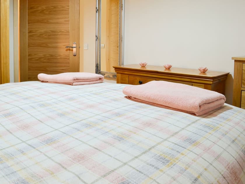 Cosy and comfortable double bedded room | Woodedge - Cairnyard Holiday Lodges, Lochanhead, Beeswing