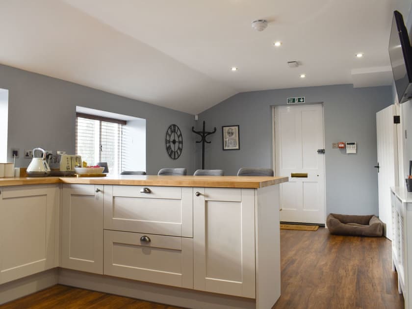 Light and airy open-plan living space | Salomons Country Cottage, Tunbridge Wells