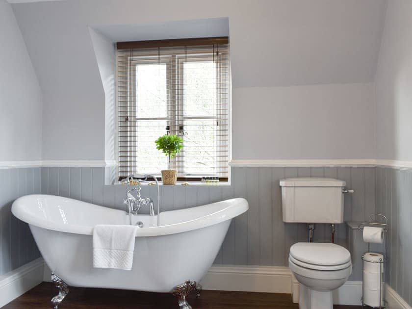 En-suite Bathroom with free standing bath | Salomons Country Cottage, Tunbridge Wells
