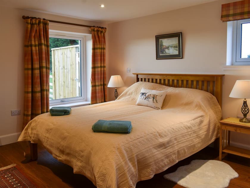 Comfortable bedroom with kingsize bed | The Annex At Fernyrig, Coldstream