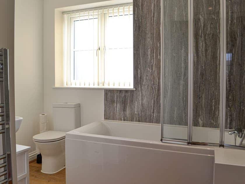 Bathroom | Penmaen, Talgarth