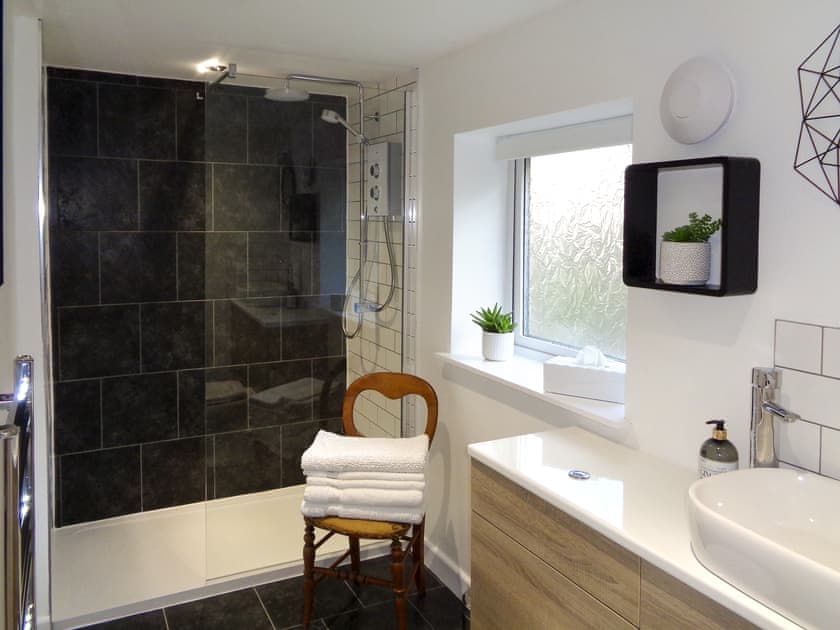 En-suite | The Old Winery Cottage, Newent
