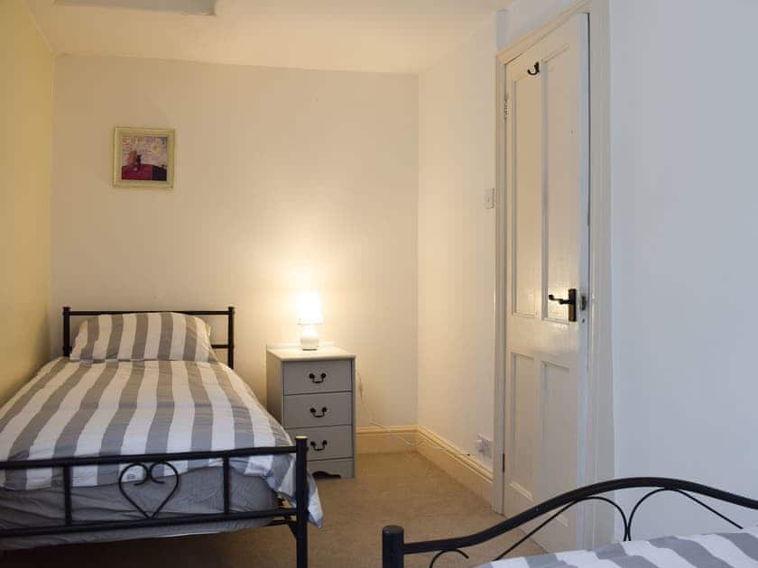 Twin bedroom | Strawberry Cottage, Haworth