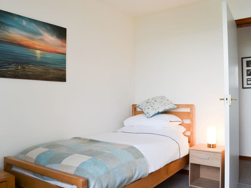 Single bedroom | Cuckoo’s Nest, Cove, near Poolewe