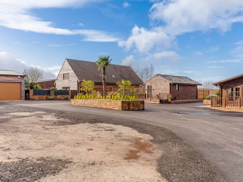 Approach to the holiday home | Olive Lodge, Melbourne, near Derby