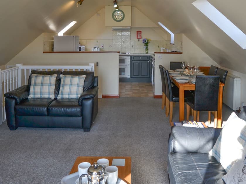 Lovely light and airy living space | Solace - Simpson’s Boatyard, Stalham