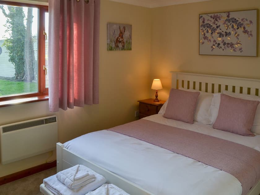Welcoming and inviting double bedroom | Solace - Simpson’s Boatyard, Stalham