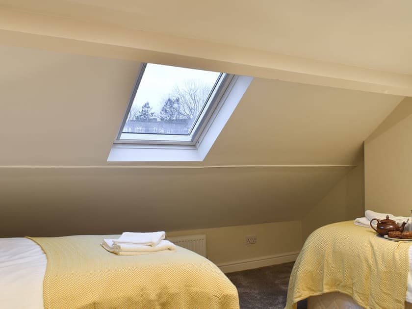 Twin bedroom | Osborne Cottage, Whitby