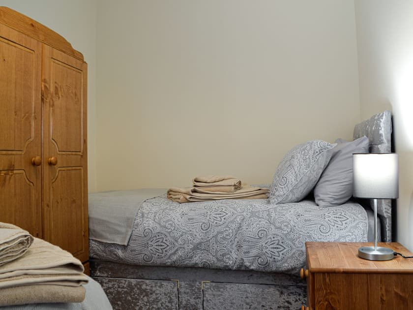 Twin bedroom | Trefechan, Pumpsaint