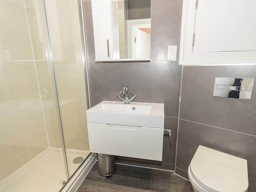 En-suite | The Buckingham Suite, Plymouth