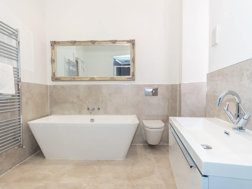 Bathroom | The Buckingham Suite, Plymouth