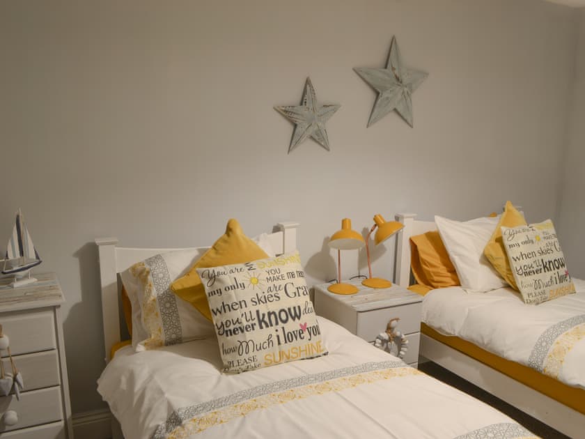 Twin bedroom | Anchors Point, Newbiggin-by-the-Sea