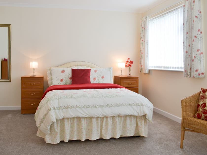 Lovely double bedroom | Driftwood, Port Isaac