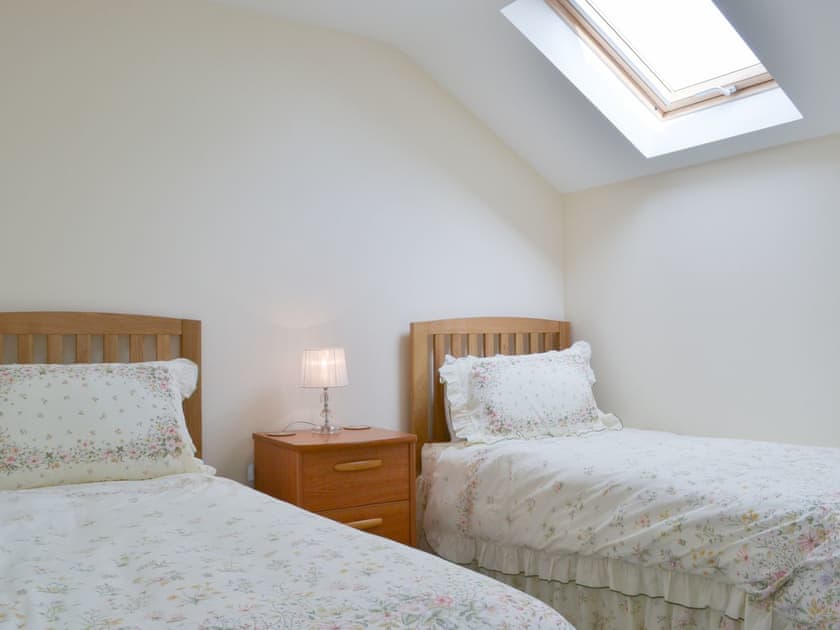 Lovely bedroom with twin single beds | Driftwood, Port Isaac