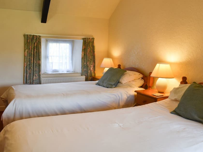 Twin bedroom | Hayloft - Trecan Farm Cottages, Lanreath, near Looe