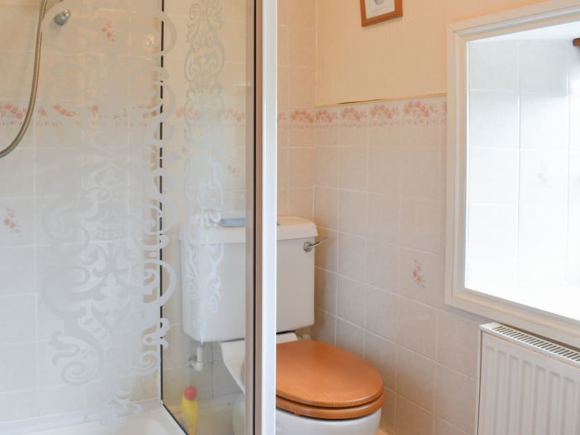 Shower room | Hayloft - Trecan Farm Cottages, Lanreath, near Looe