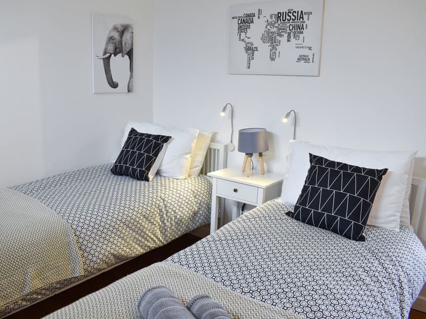 Twin bedroom | The Wood House, Buckfastleigh