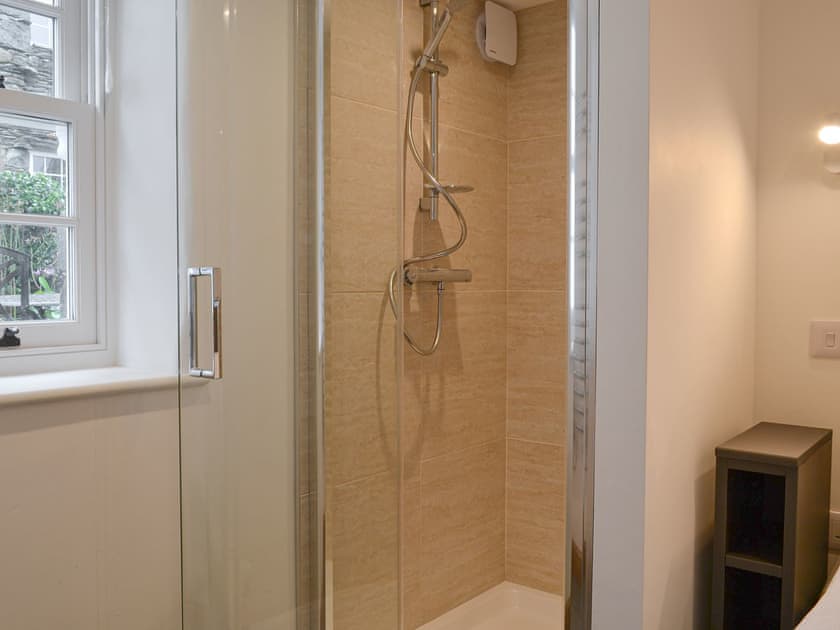 Double bedroom shower | Apple Barn, Applethwaite, near Keswick
