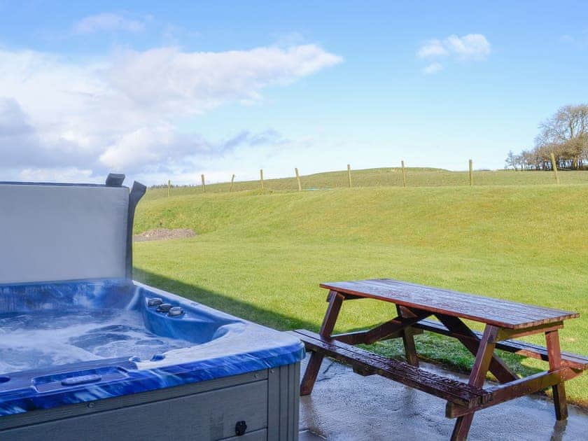 Hot tub | High Kirkland Holiday Cottages: The Byre - High Kirkland Holiday Cottages, Kirkcudbright