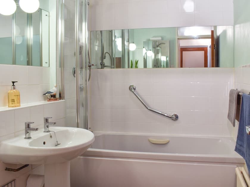 Bathroom | Pierhead View, Exmouth