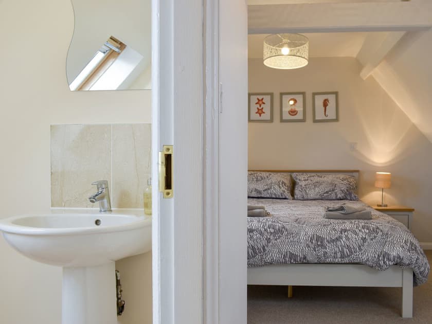 En-suite facilities | Flowergate House, Whitby