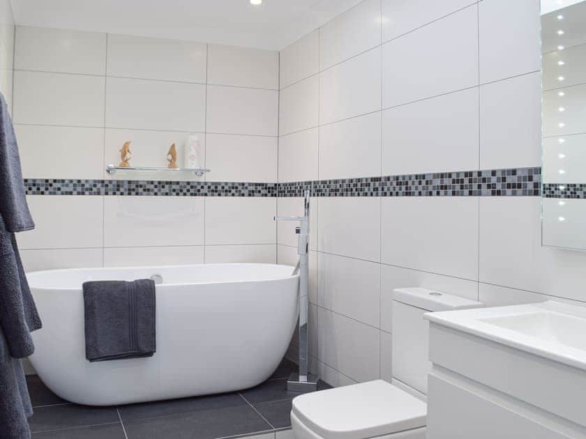 Bathroom | Can-Y-Mor - Victoria House Apartments, Llansteffan, near Carmarthen