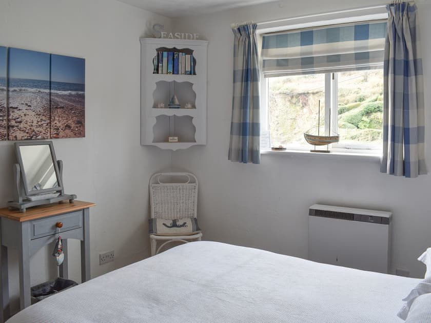Double bedroom | Garden Cottage - Talland Beach Cottages, Talland Bay, near West Looe