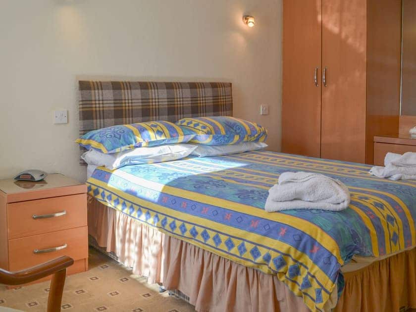 Welcoming double bedroom | White Gables - Scott Holiday Cottages, Portknockie