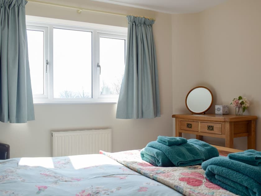 Comfy double bedroom | Meadow View, Harley, near Much Wenlock