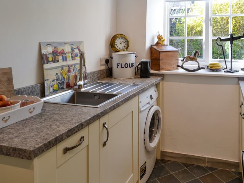 Fully appointed fitted kitchen | Toad Hall, Helmsley