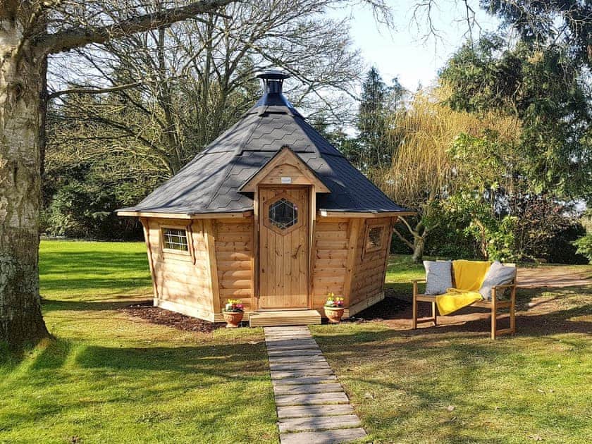 Stunning purpose-built barbecue hut | Renchers Farmhouse, Crossway Green, near Stourport-on-Severn