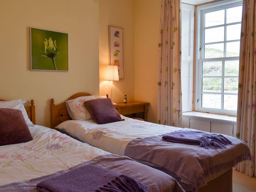 Twin bedroom | St Abbs - Lighthouse Retreat - St Abbs Lighthouse Cottages, St Abbs Head