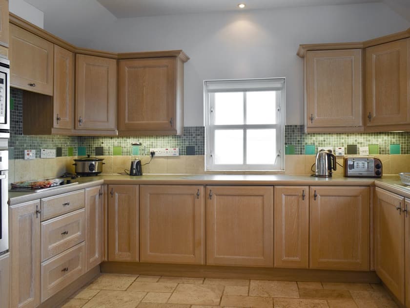 Fully appointed fitted kitchen | St Abbs - Lightkeepers Cottage - St Abbs Lighthouse Cottages, St Abbs Head