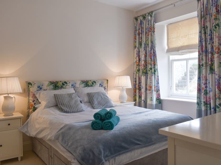 Relaxing double bedroom | St Abbs - Lightkeepers Cottage - St Abbs Lighthouse Cottages, St Abbs Head