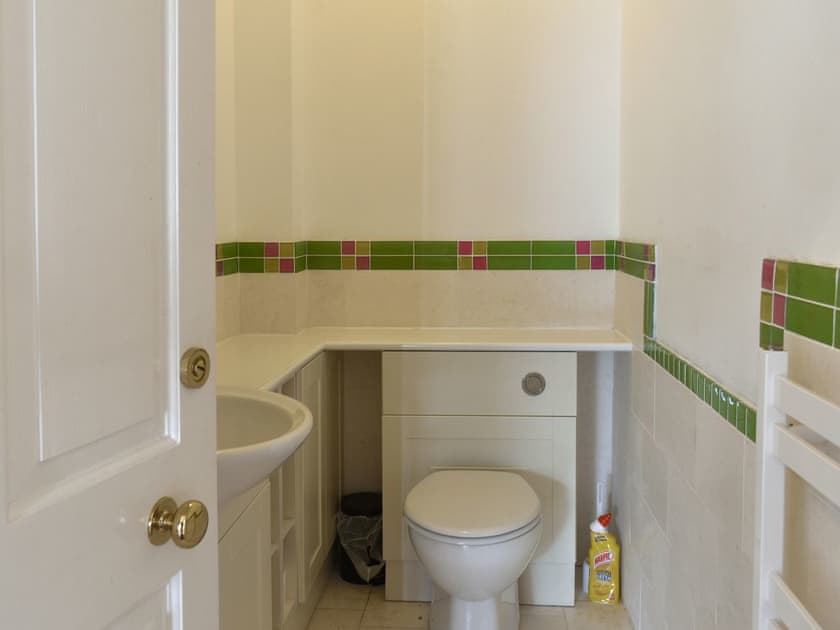 Separate toilet | St Abbs - Lightkeepers Cottage - St Abbs Lighthouse Cottages, St Abbs Head