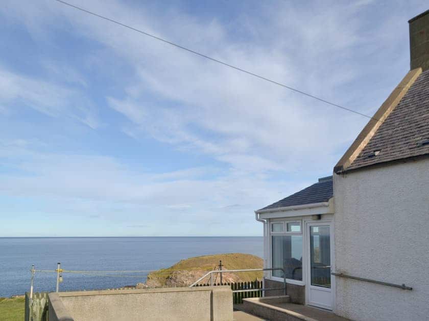 Perfectly located coastal holiday home | Seabreezes - Scott Holiday Cottages, Portknockie