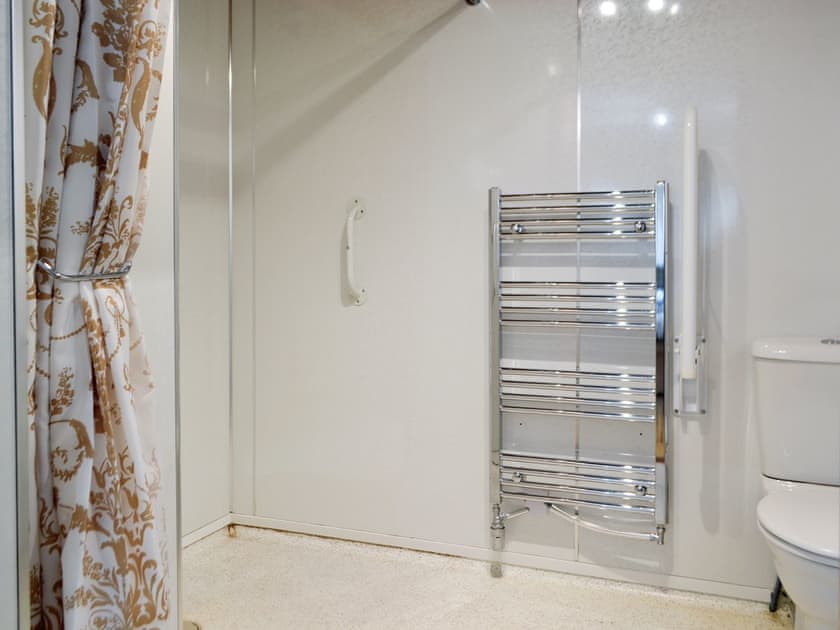 Wet room with heated towel rail | Seabreezes - Scott Holiday Cottages, Portknockie
