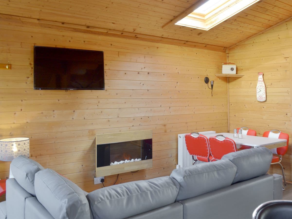 Baytree Lodge - Holiday Lodge in Central England - Image 2