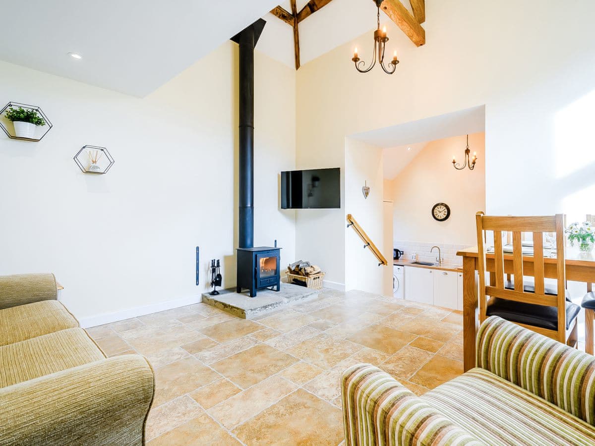 Priors Lodge Barns - Pipistrelle - Holiday lodge in Central England - Image 5