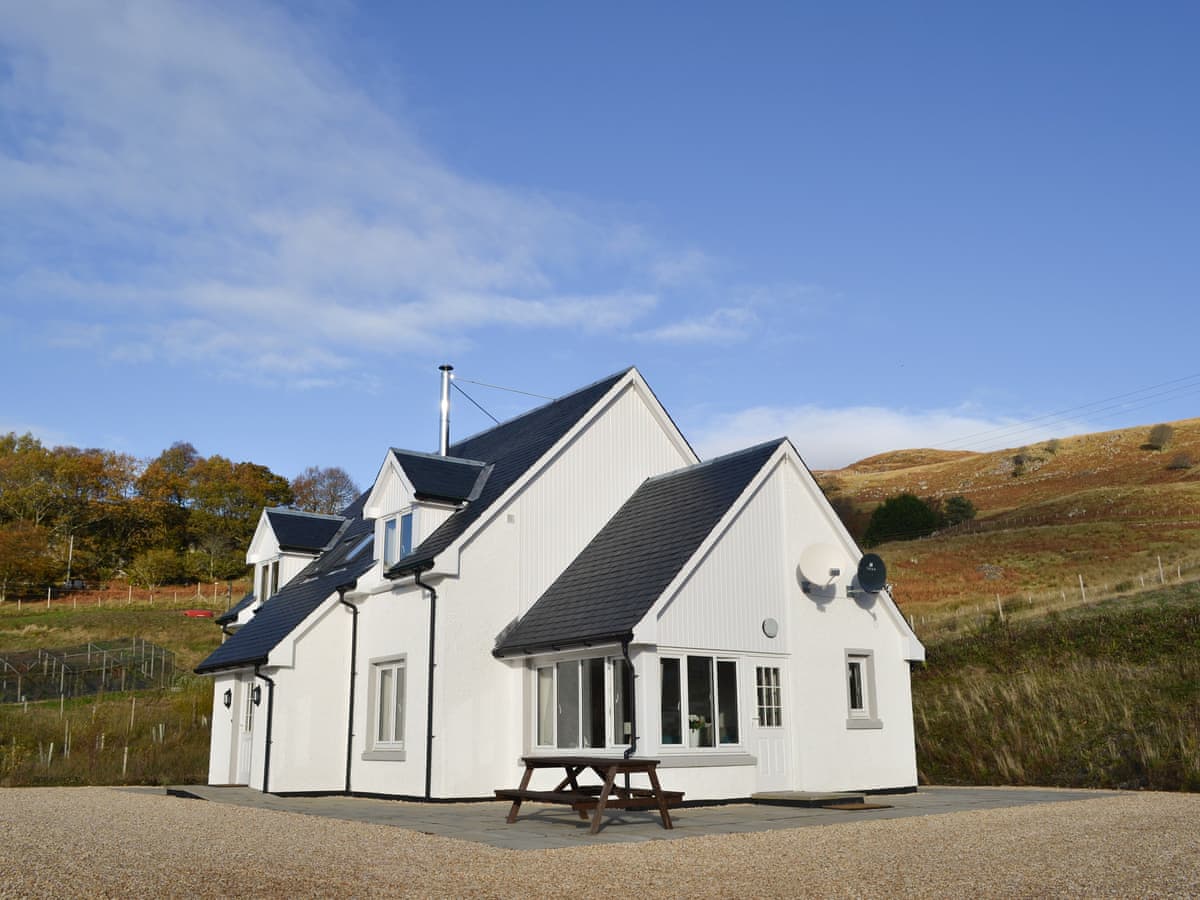 Five Diabaig - Lily Lodge - Image 2