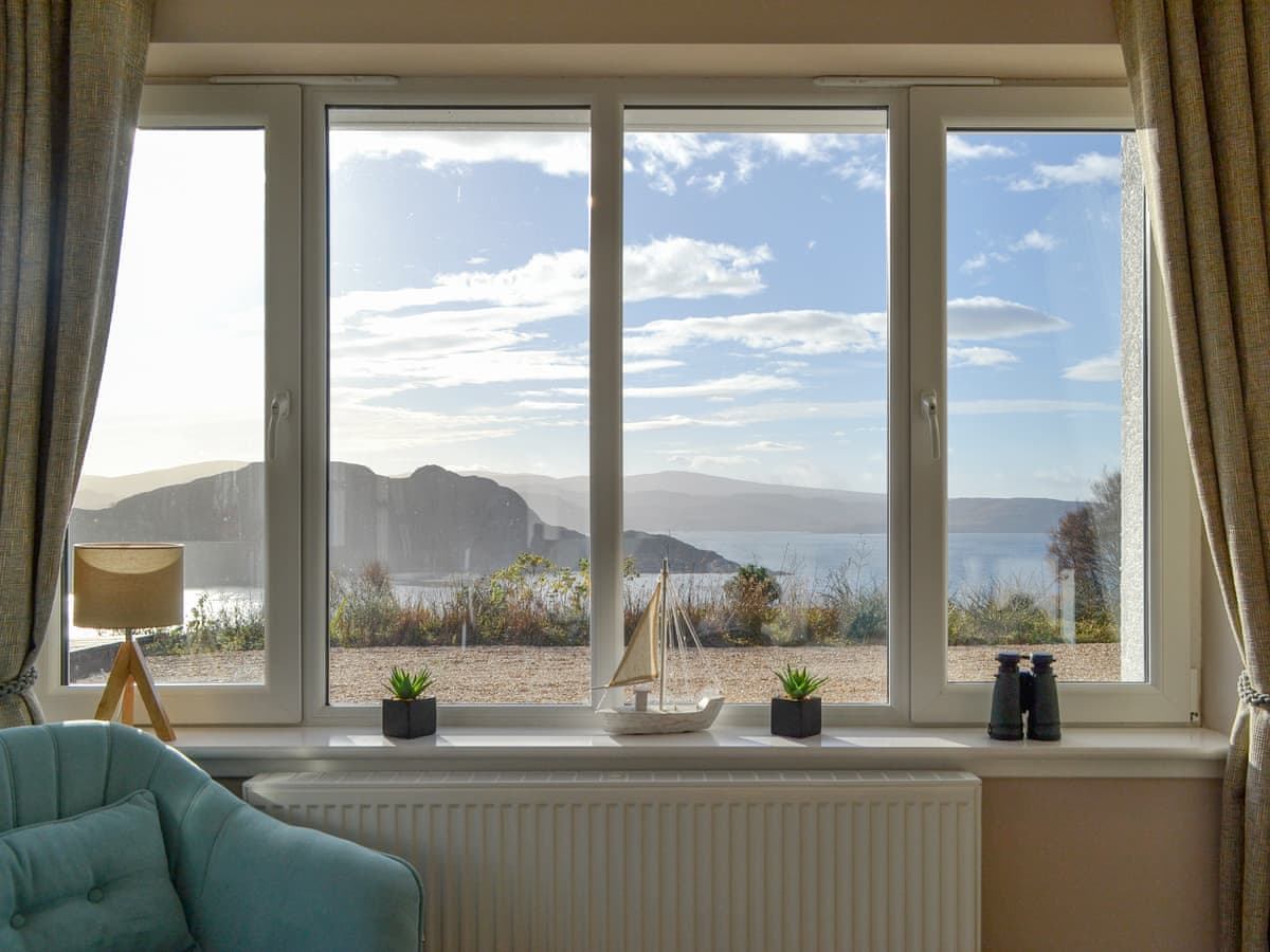 Five Diabaig - Lily Lodge - Image 4