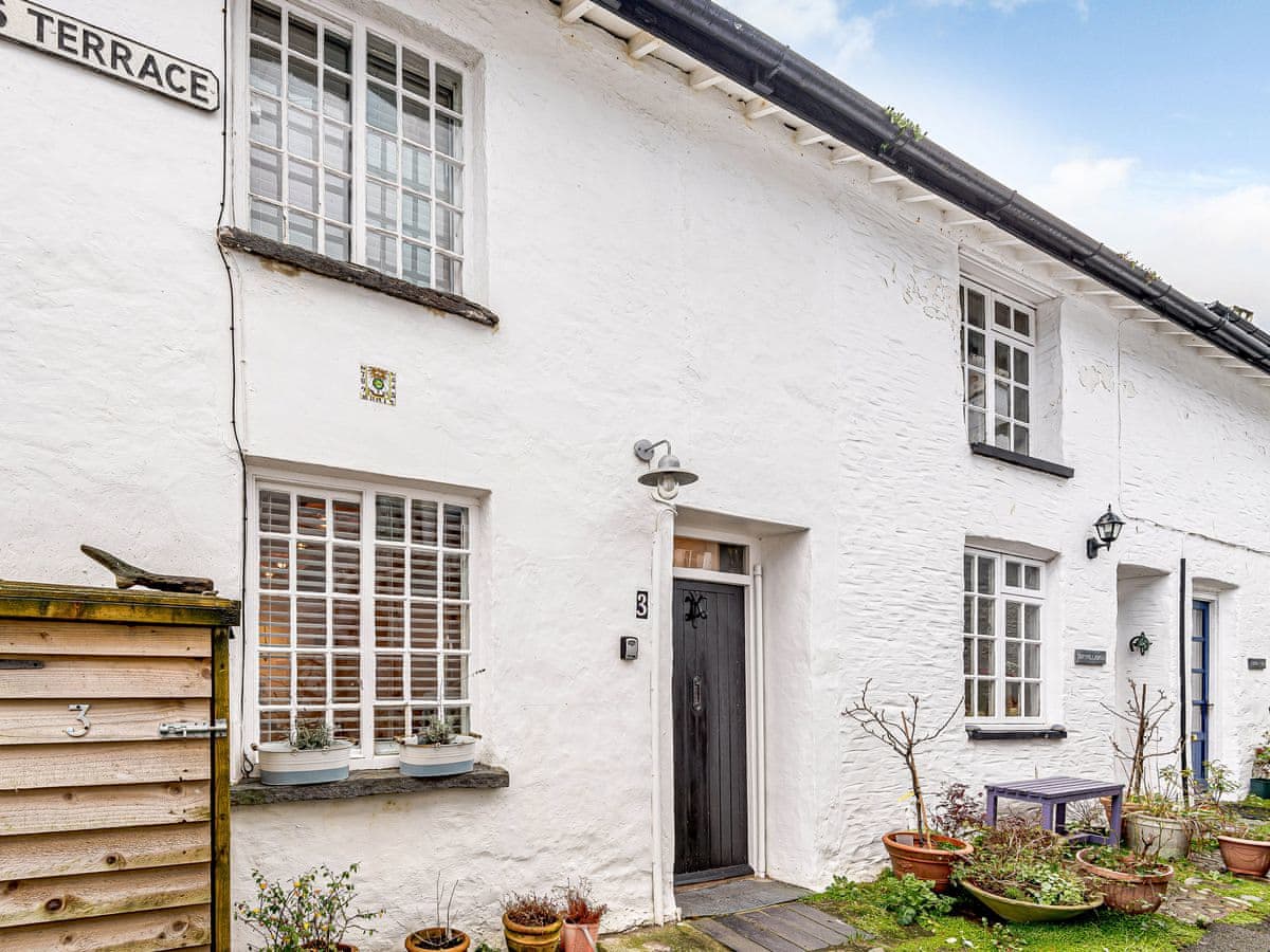 Aberlovely Holidays - Pebble Cottage