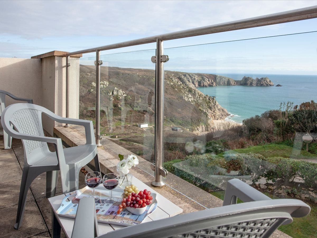 Self-catering cottages in Porthcurno