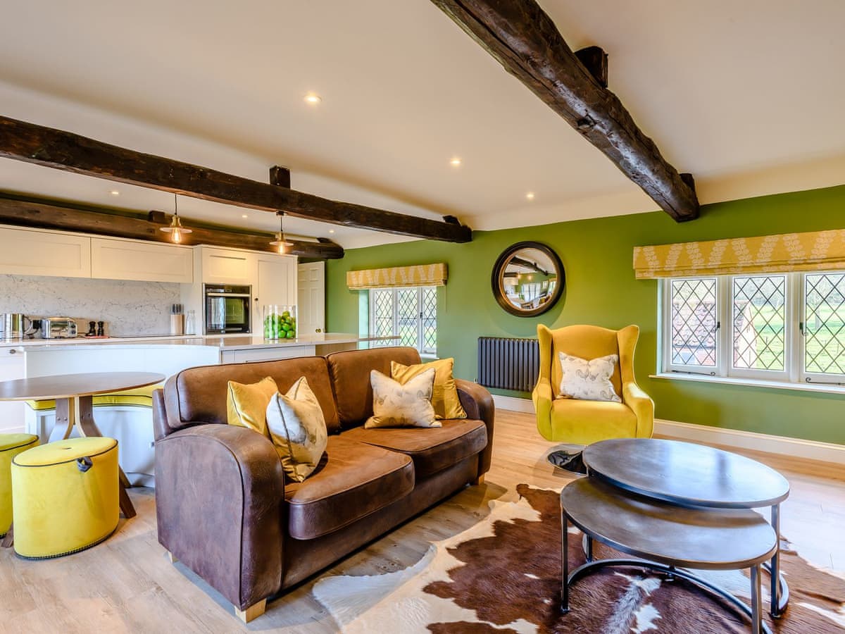 Swannington Manor - The Apple Store