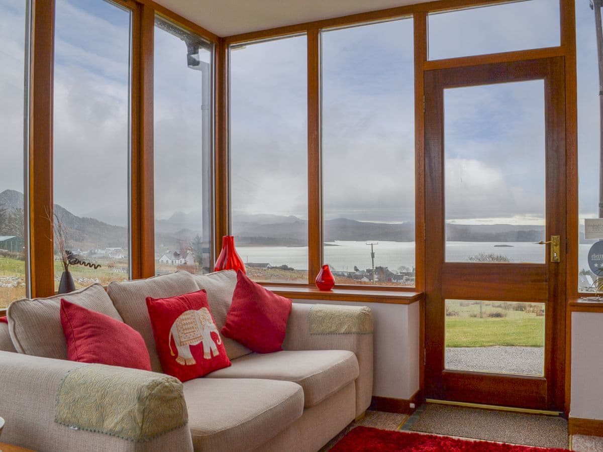 Hillside holiday cottage near Ullapool and Assynt