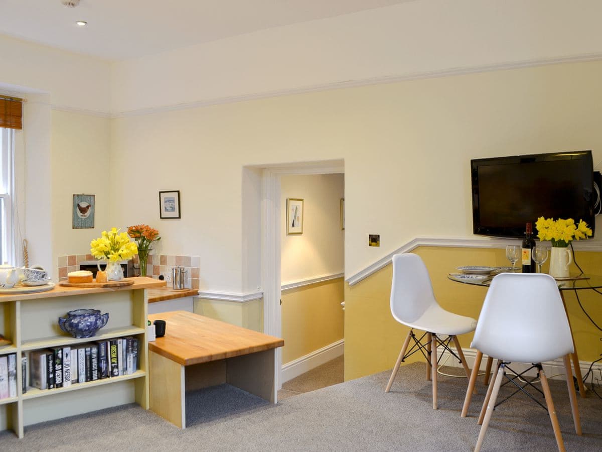 Garth Country House Cottages - Garth Court